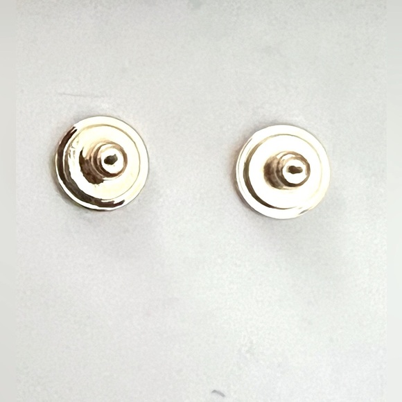 🆕Tory Burch Logo Semi Precious Tortoise Heart, Pearl Stone & Tory Logo Earrings - Picture 8 of 8